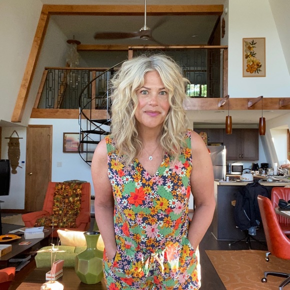 Meet your Posher, Traci - Picture 3 of 6